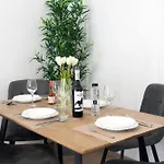 Modern With Free Private Parking In Apartamento