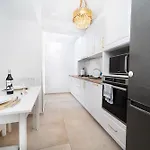 Modern With Free Private Parking In Apartamento *