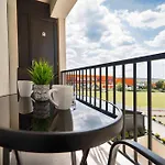 Apartamento Modern With Free Private Parking In *