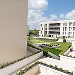 Modern With Free Private Parking In *