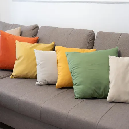 Modern With Free Private Parking In Apartment *