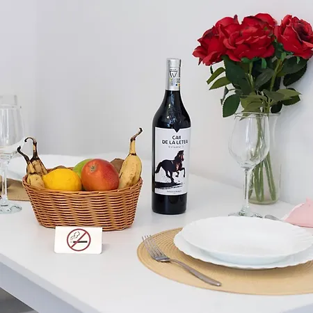 Apartment Modern With Free Private Parking In *
