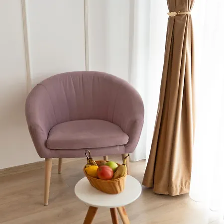 Modern With Free Private Parking In