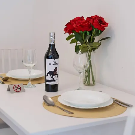 Apartment Modern With Free Private Parking In