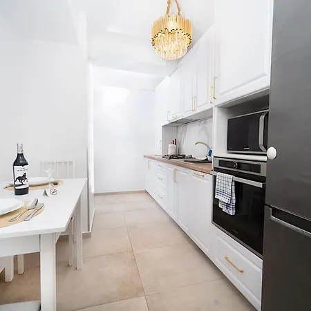 Modern With Free Private Parking In Apartman *