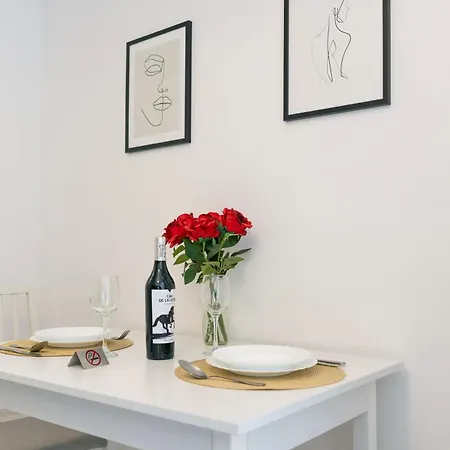 Modern With Free Private Parking In