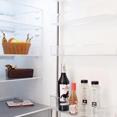 Modern With Free Private Parking In Апартаменты