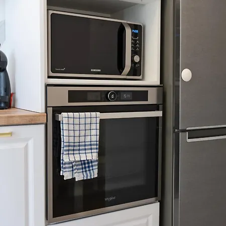 Appartement Modern With Free Private Parking In