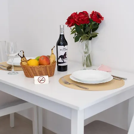 Modern With Free Private Parking In Apartment *