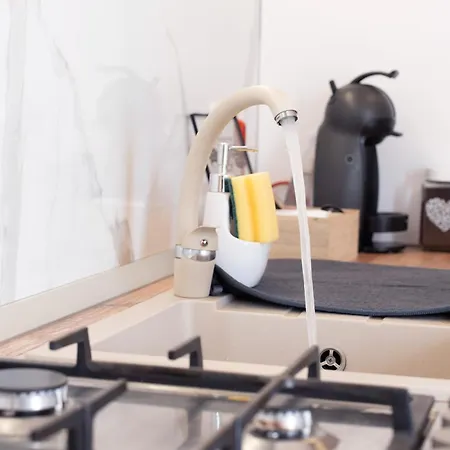 Modern With Free Private Parking In Apartment
