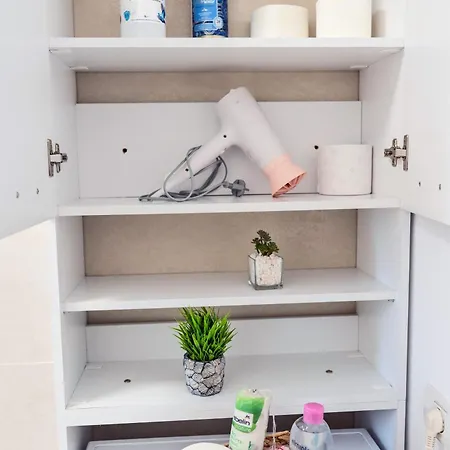 Appartement Modern With Free Private Parking In