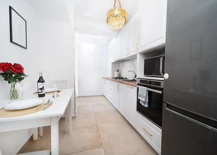 Modern With Free Private Parking In Appartement *