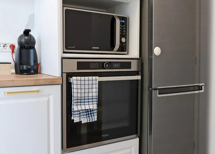 Appartement Modern With Free Private Parking In