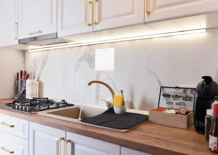 Modern With Free Private Parking In Appartement *