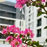 Modern With Free Private Parking In *