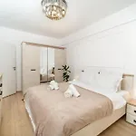 Apartament Modern With Free Private Parking In *