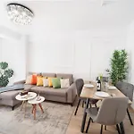 Modern With Free Private Parking In Apartament Timișoara