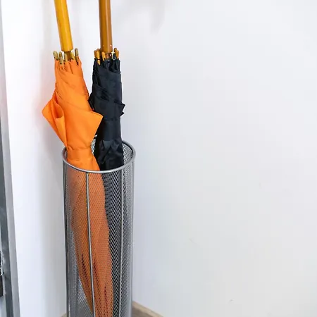 Modern With Free Private Parking In *