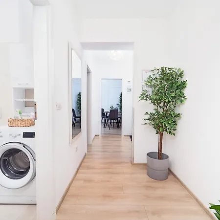 Apartament Modern With Free Private Parking In *
