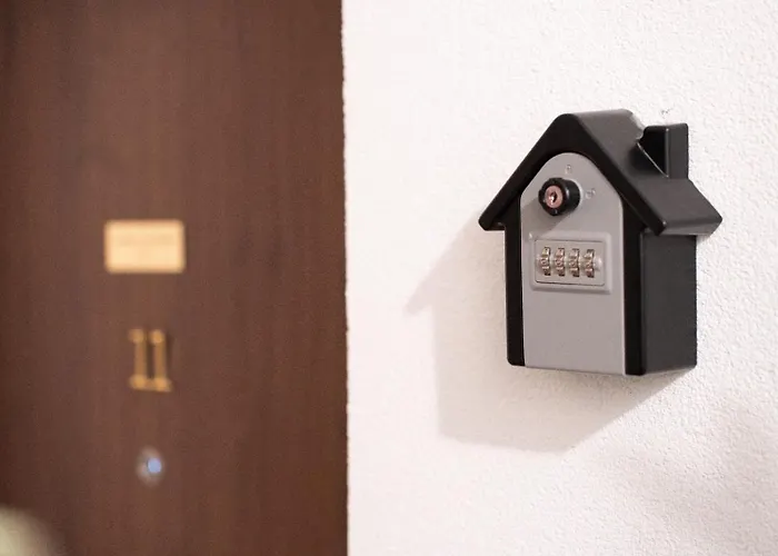 Apartmán Modern With Free Private Parking In