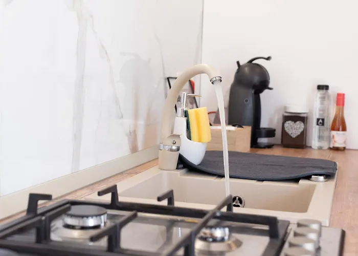 Modern With Free Private Parking In *