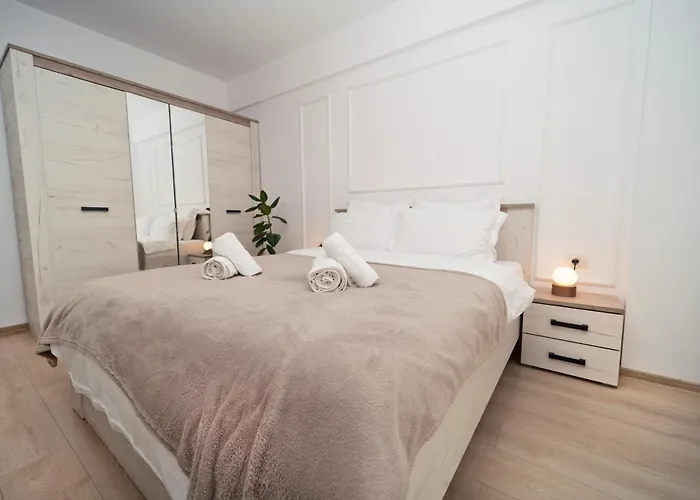 Modern With Free Private Parking In *