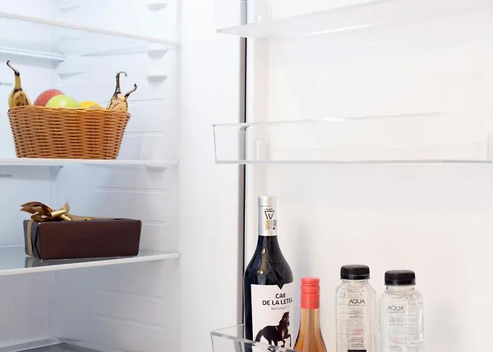 Modern With Free Private Parking In Apartmán