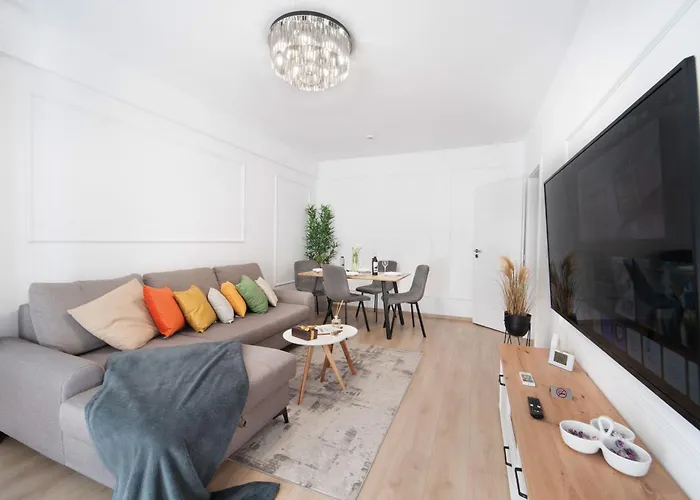 Modern With Free Private Parking In * Temešvár